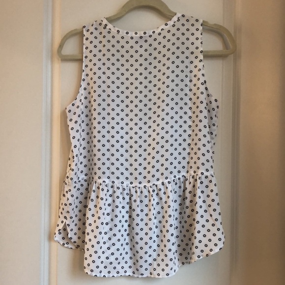 White & Black Loft Top - Picture 6 of 6